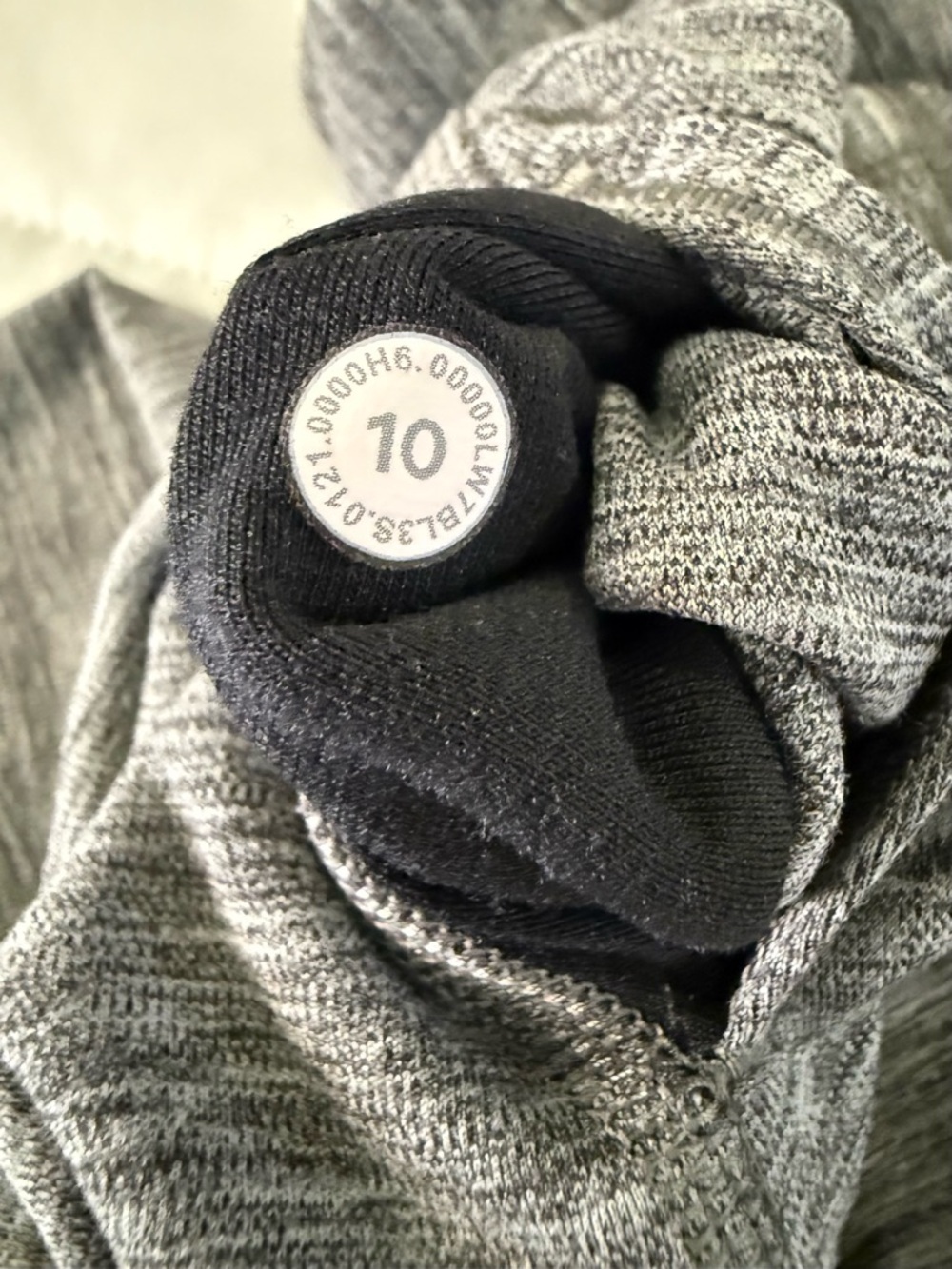 Lululemon Align High-Rise Shorts 6" in the Heathered Black Size 10 - Picture 7 of 7